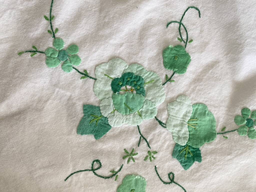 Antique square tablecloth with embroidered appliqué - 107x107 cm - Cotton