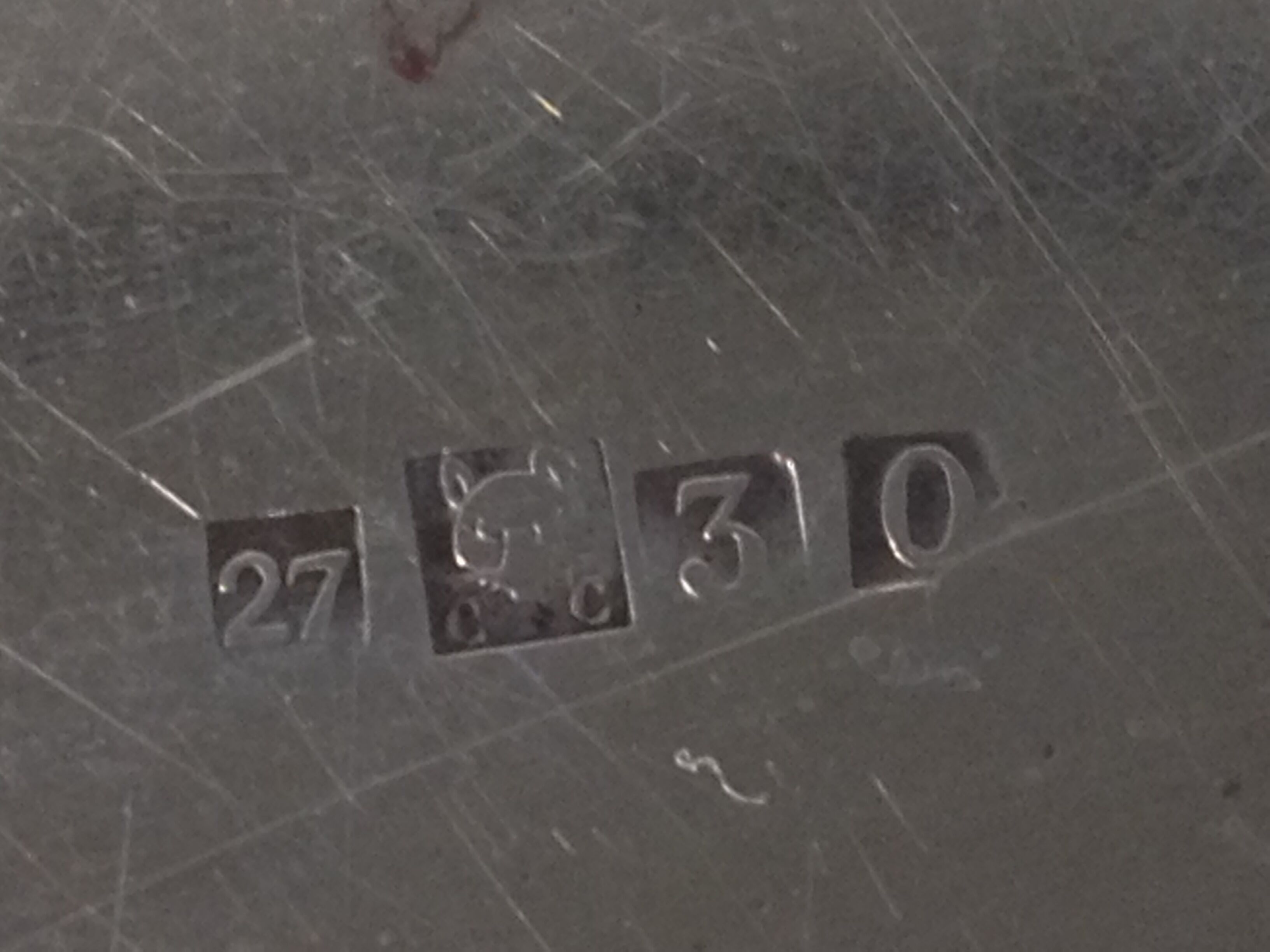 Serving dish in silver metal