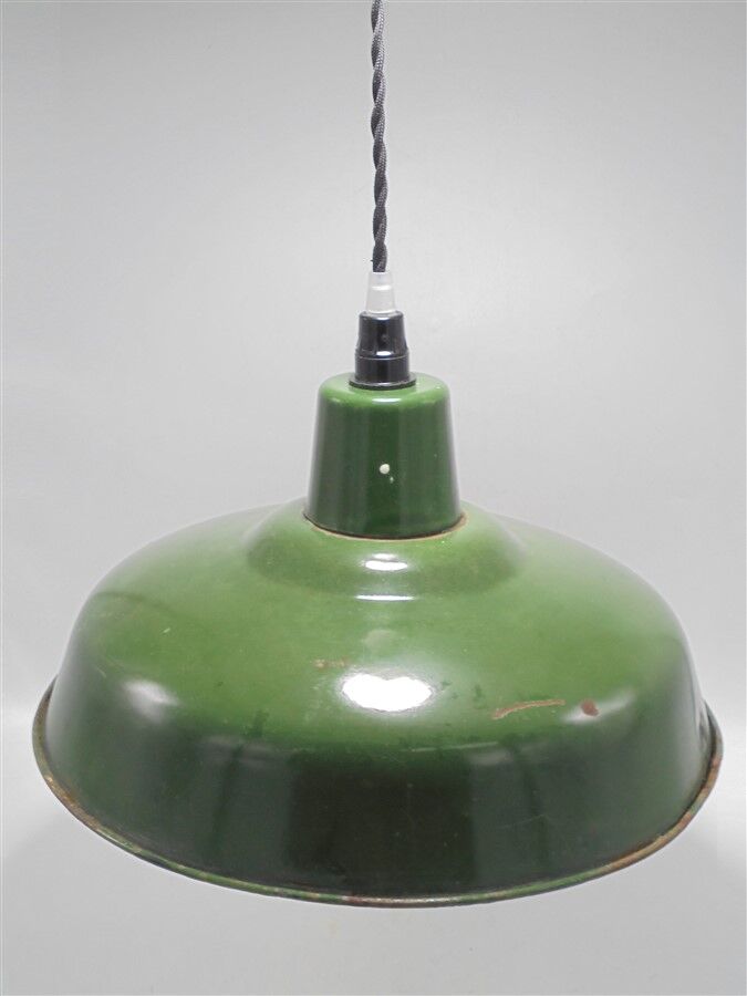 Enamelled sheet metal suspension