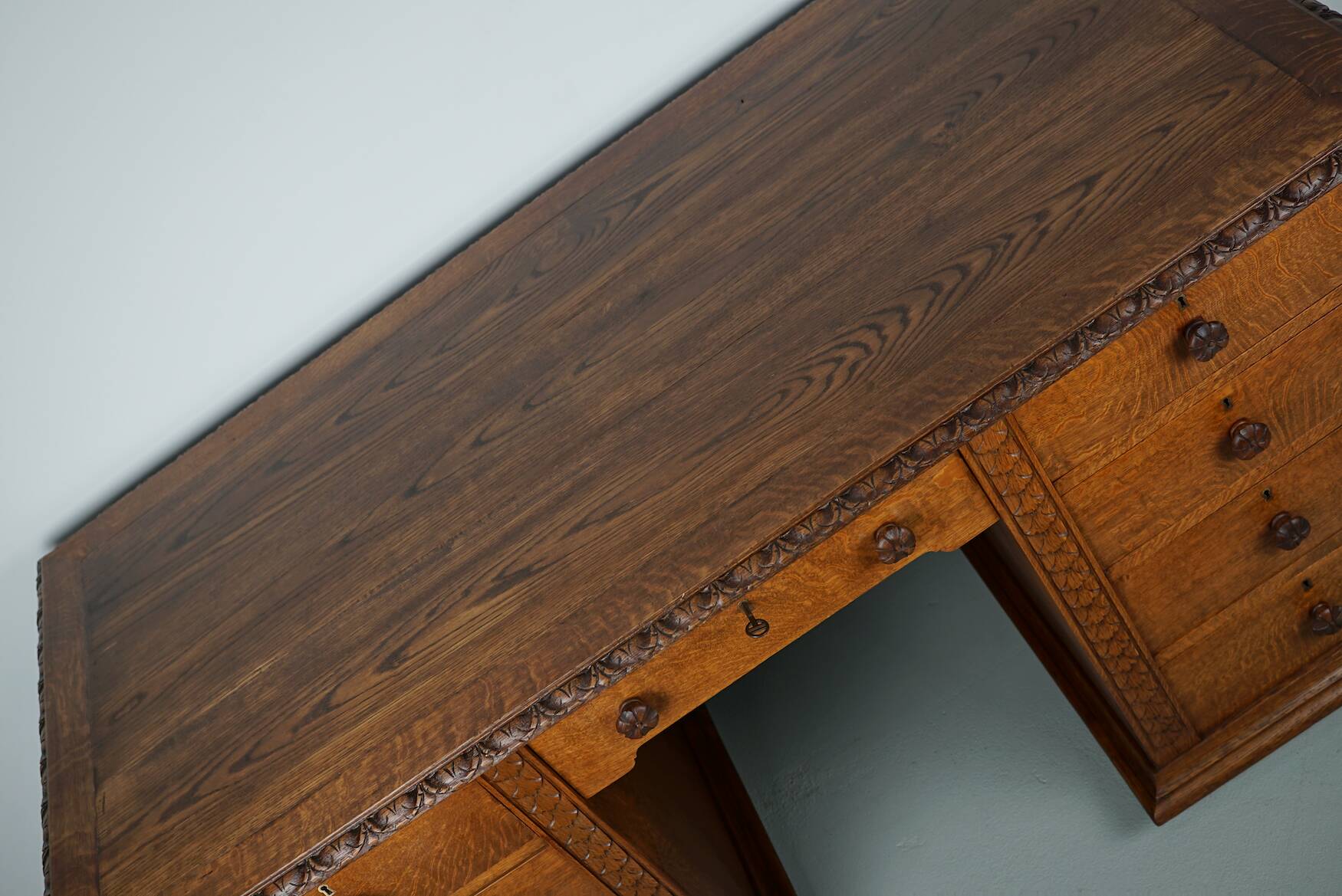 Bureau / Comptoir de Magasin Antique Art Nouveau en Chêne Sculpté, Pays-Bas, Début du 20ème Siècle