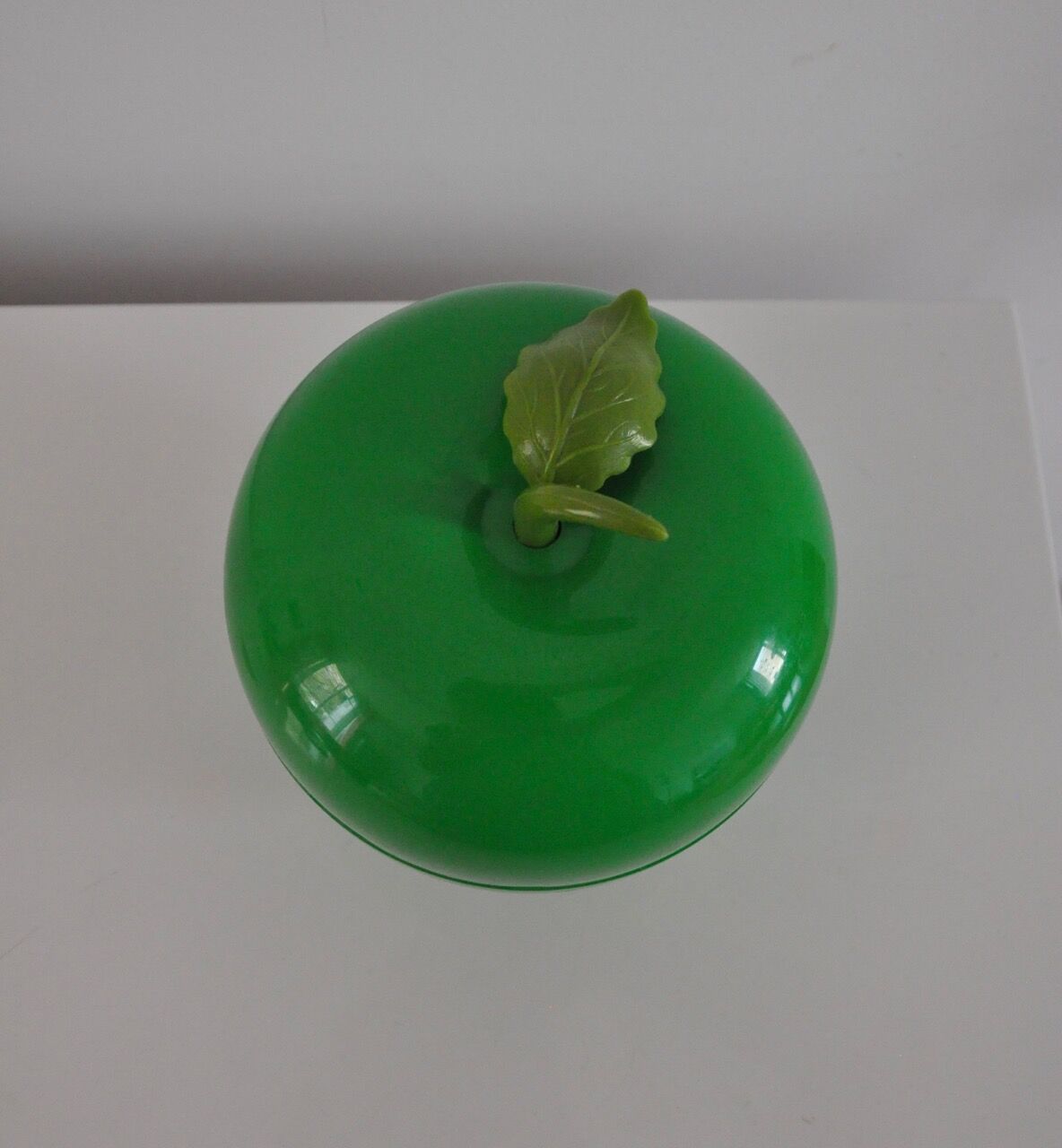 Green apple ice bucket