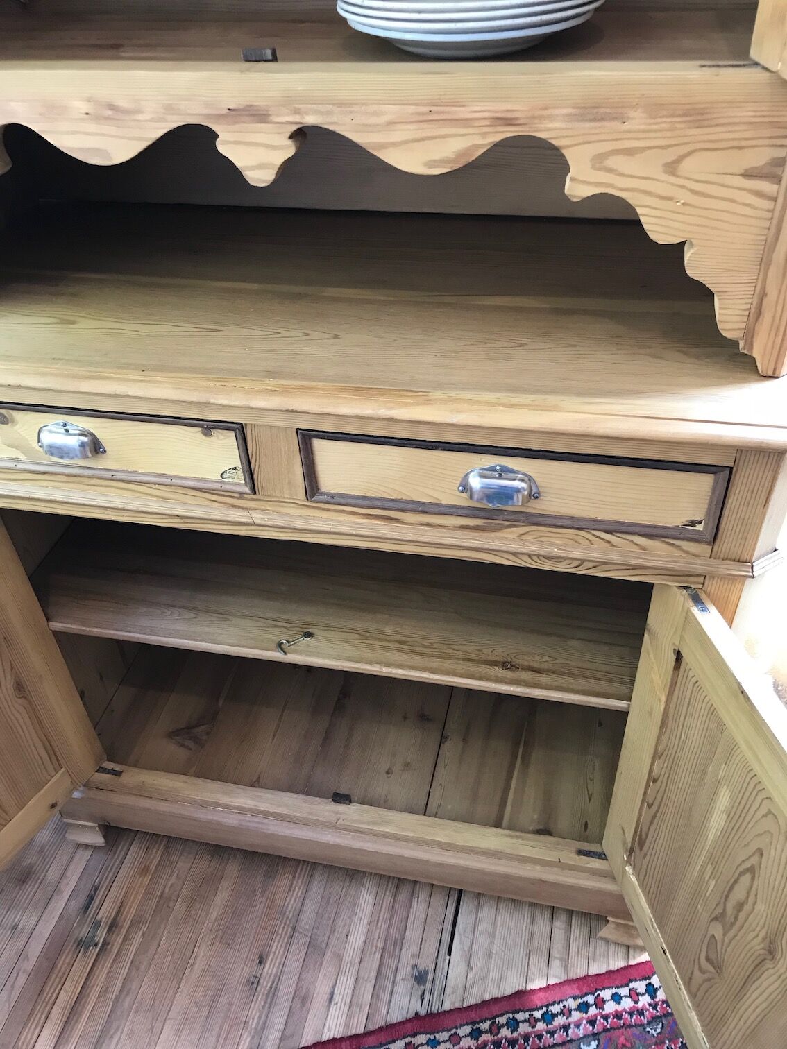 Buffet two bodies in raw pine