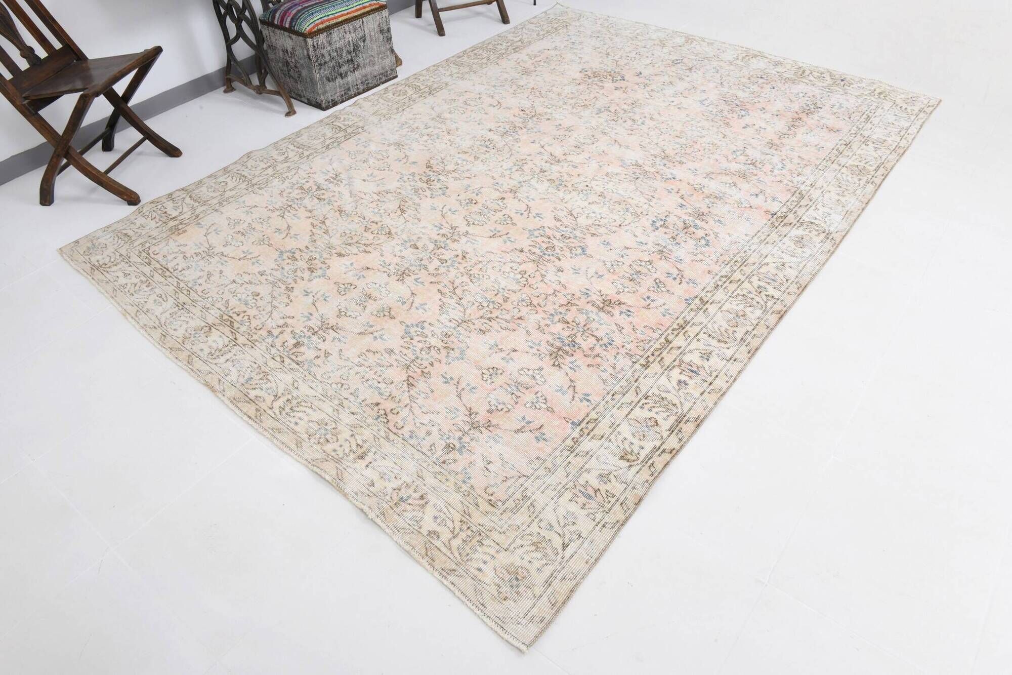 7x10 Blush Pink All-Over Floral Anatolian Vintage Rug, 215x304Cm