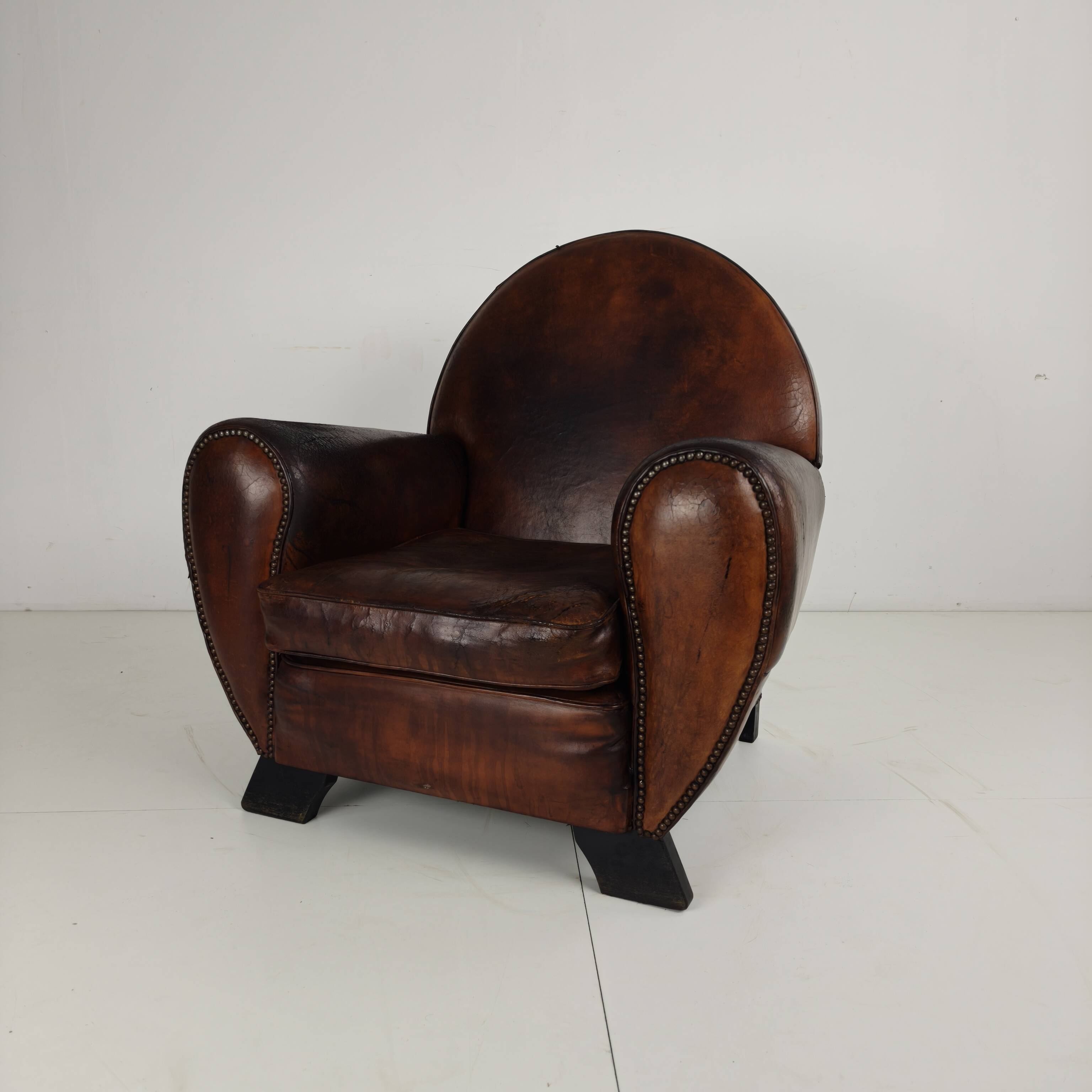 Leather Art Deco Gentleman’s Club Chair