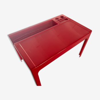 Fibreglass desk from the Ozoo collection design Marc Berthier