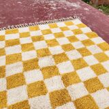 Beni Ouarain checkerboard rug 186x178 cm – Thick wool – Ochre chess pattern