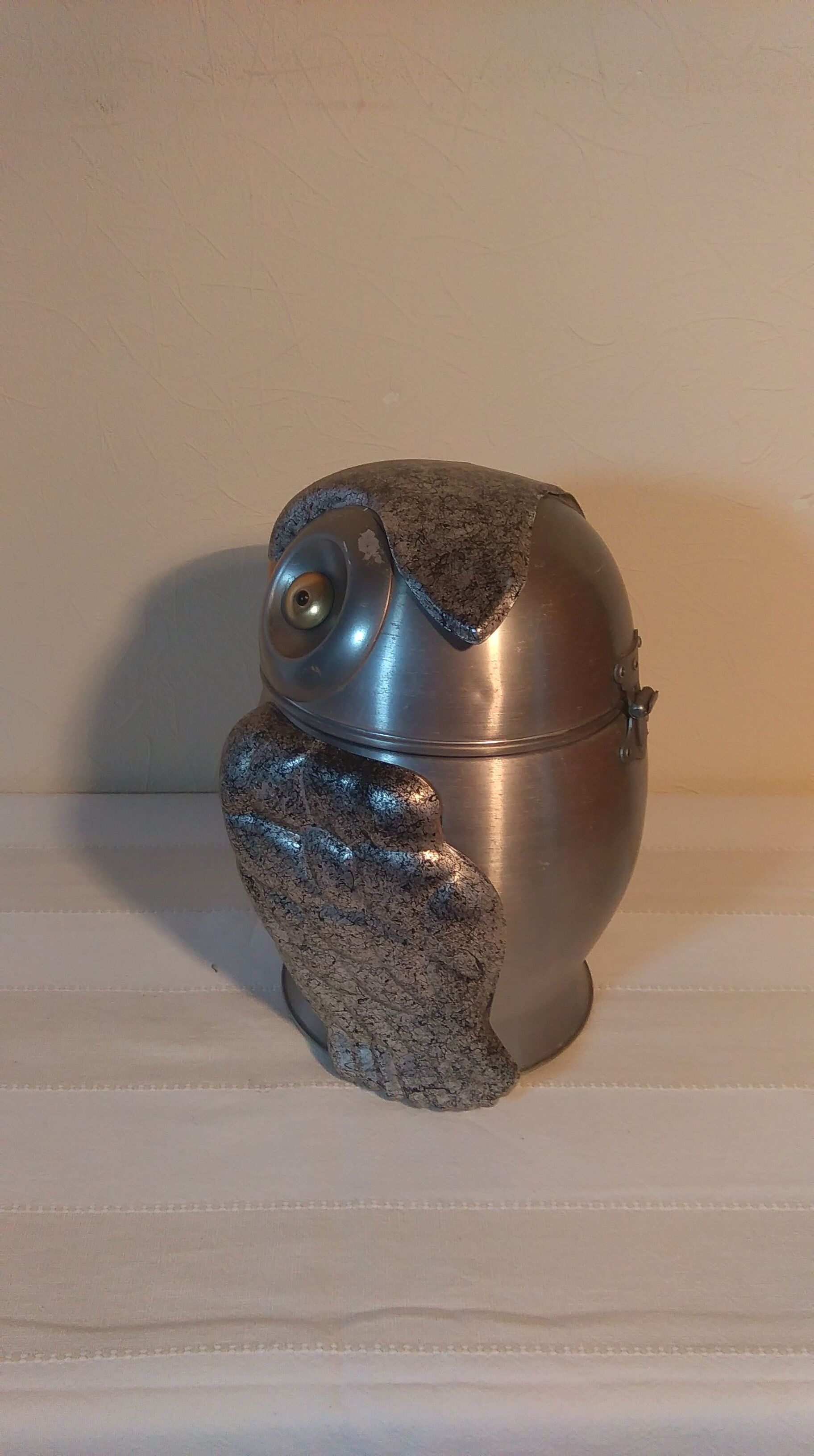 Owl shaped ice bucket 70s