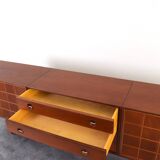 Buffet en teck du milieu du siècle par Rolf Rastad et Adolf Relling pour Gustav Bahus