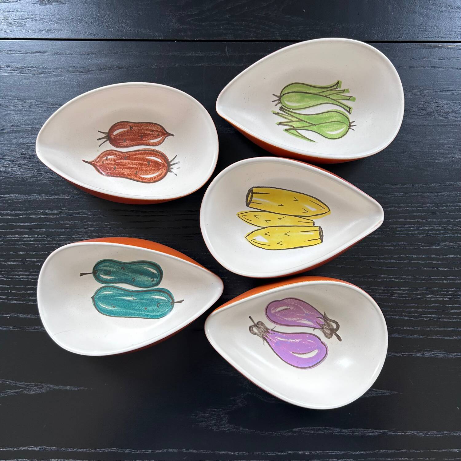 Service de 5 coupelles décor légumes