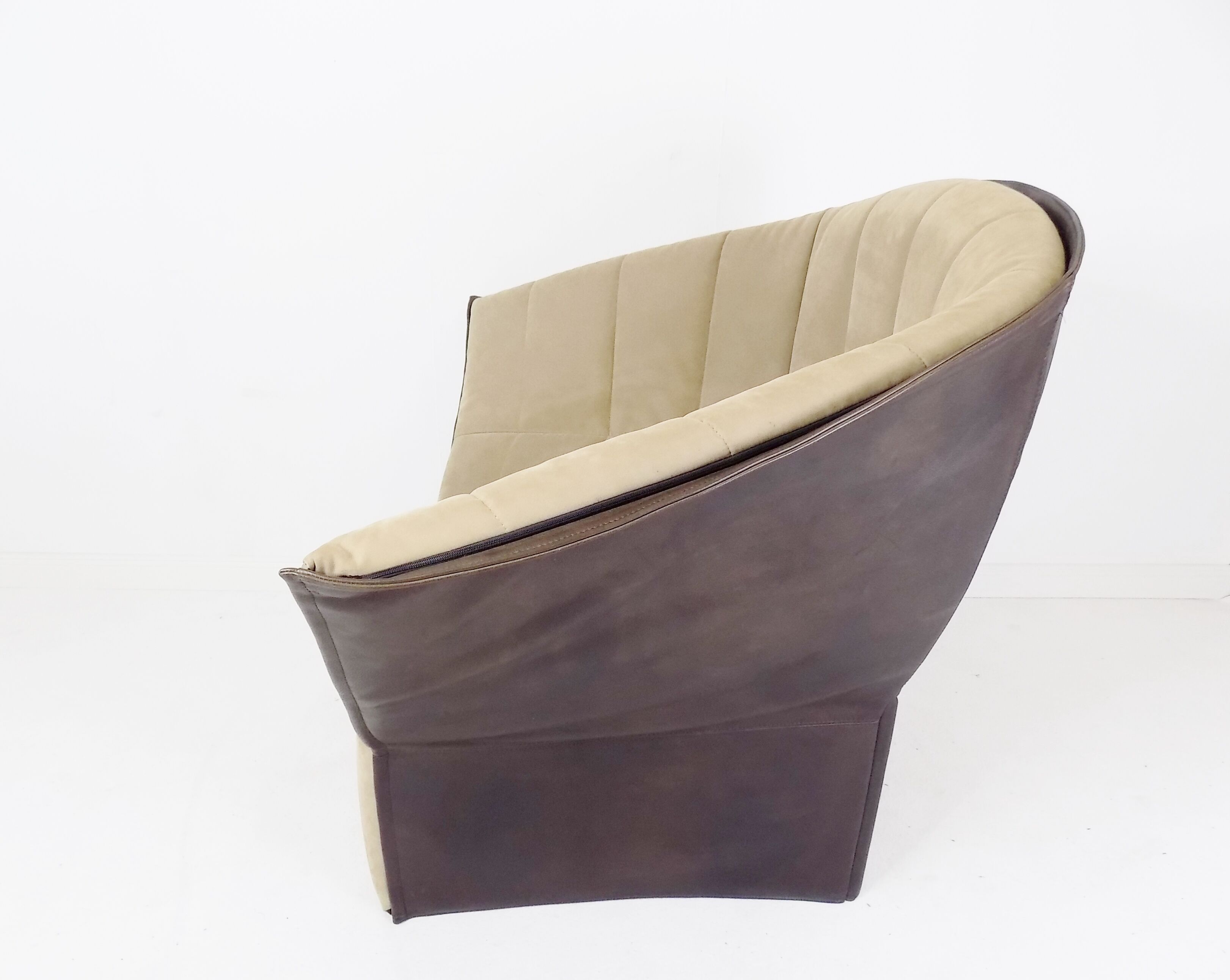 Moel lounge chair by Inga Sempé for Ligne Roset