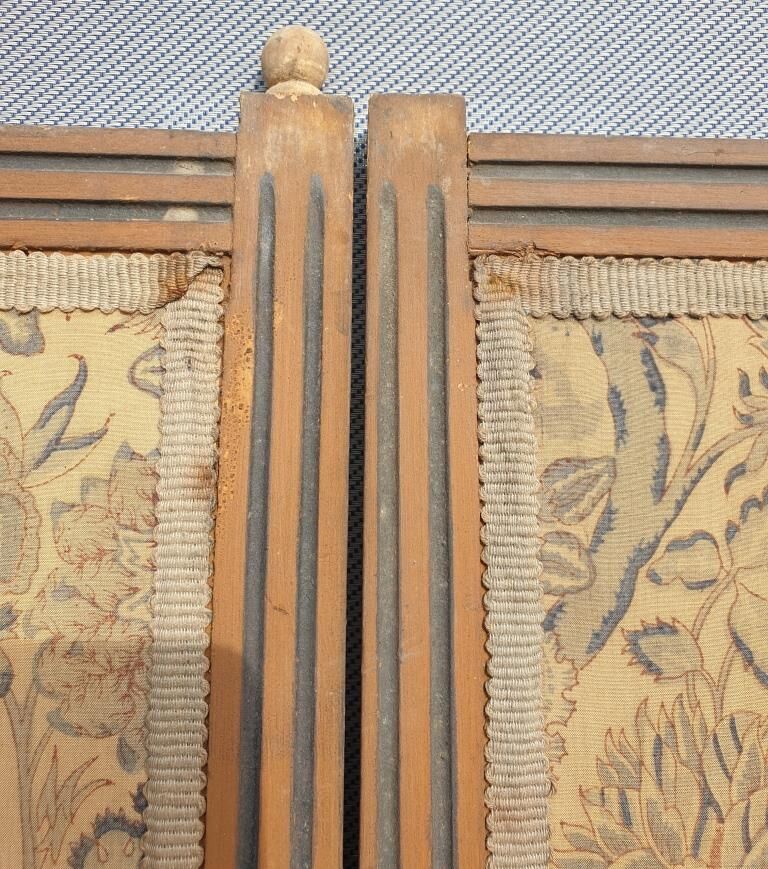 Screen 4 fronts of Indian wood and fabrics and silk at the end of the 19th century