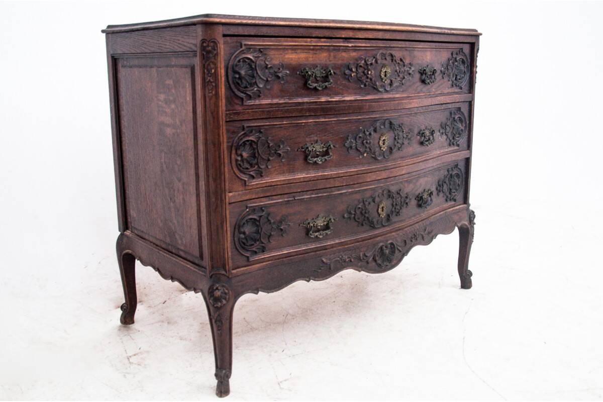 Carved chest of drawers, France, around 1880