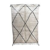 Moroccan Berber carpet Beni Ouarain with black diamonds2,47x1.70m
