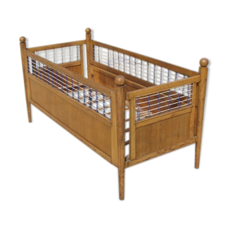 Lit enfant à système vintage, chêne et scoubidou