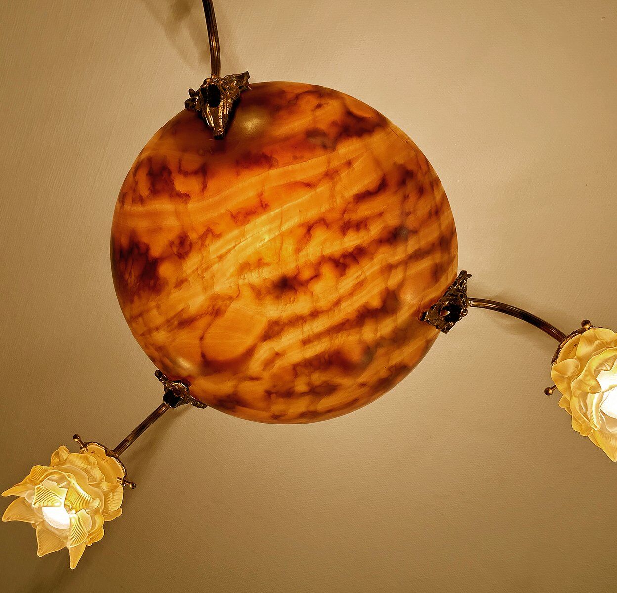 Art Deco pendant light in alabaster marble and bronze,1920s