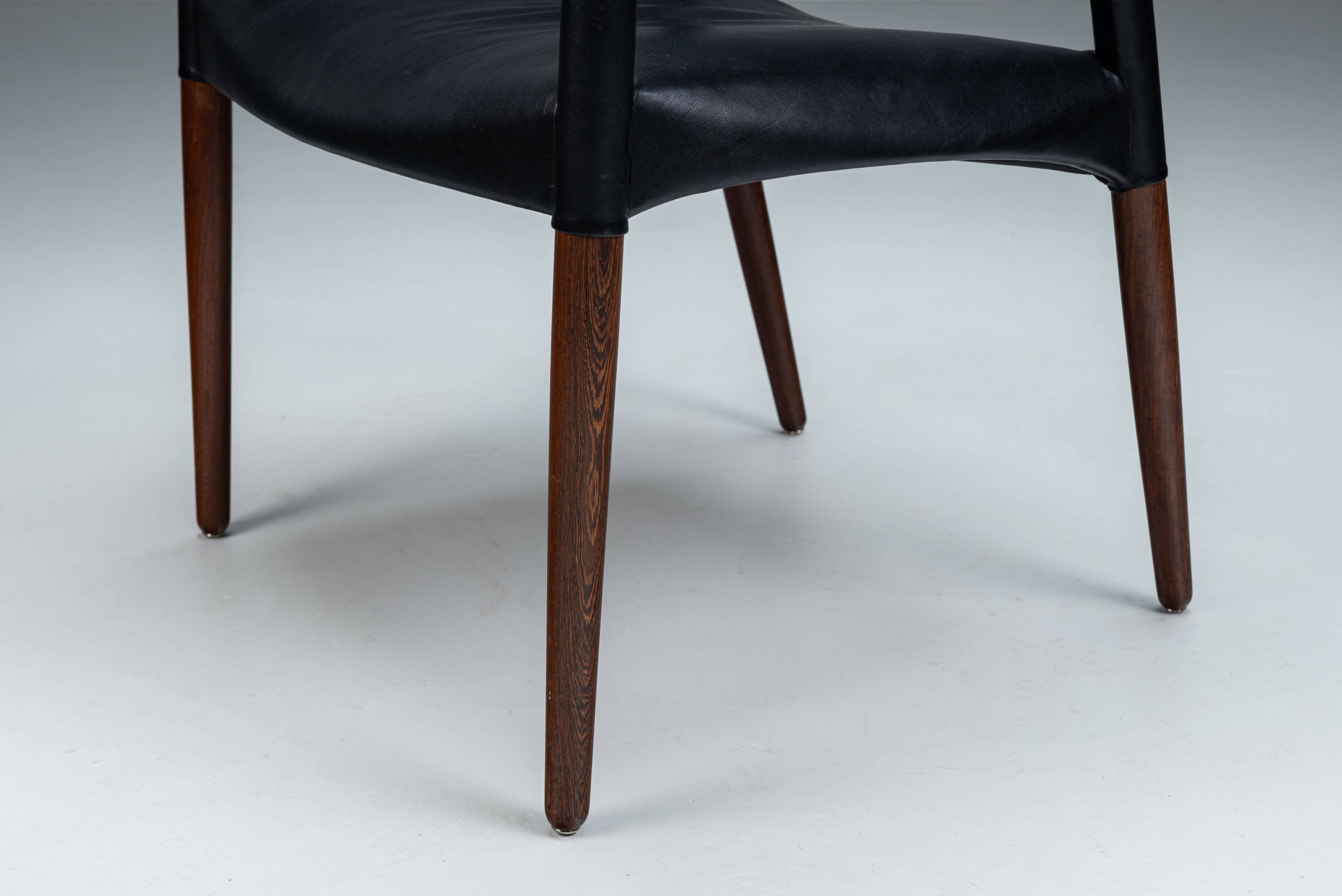 Mid-century armchair designed by Ejnar Larsen & Aksel Bender Madsen for Wil