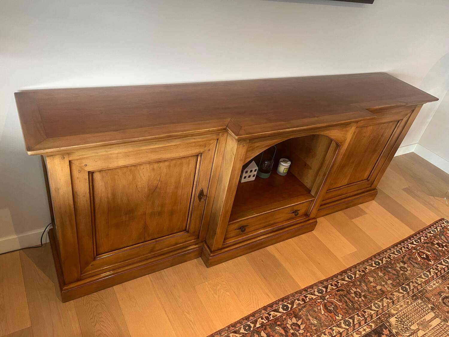 Enfilade very much, cherry wood jointed.