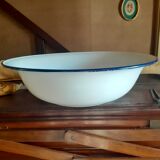 Enamelled tole basin