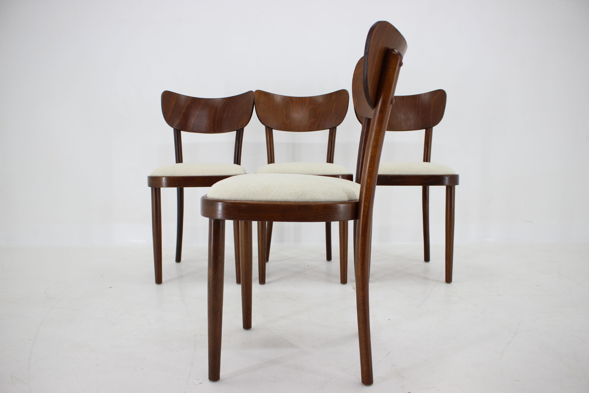 Ensemble de 4 chaises de salle à manger en hêtre des années 1950, Tchécoslovaquie