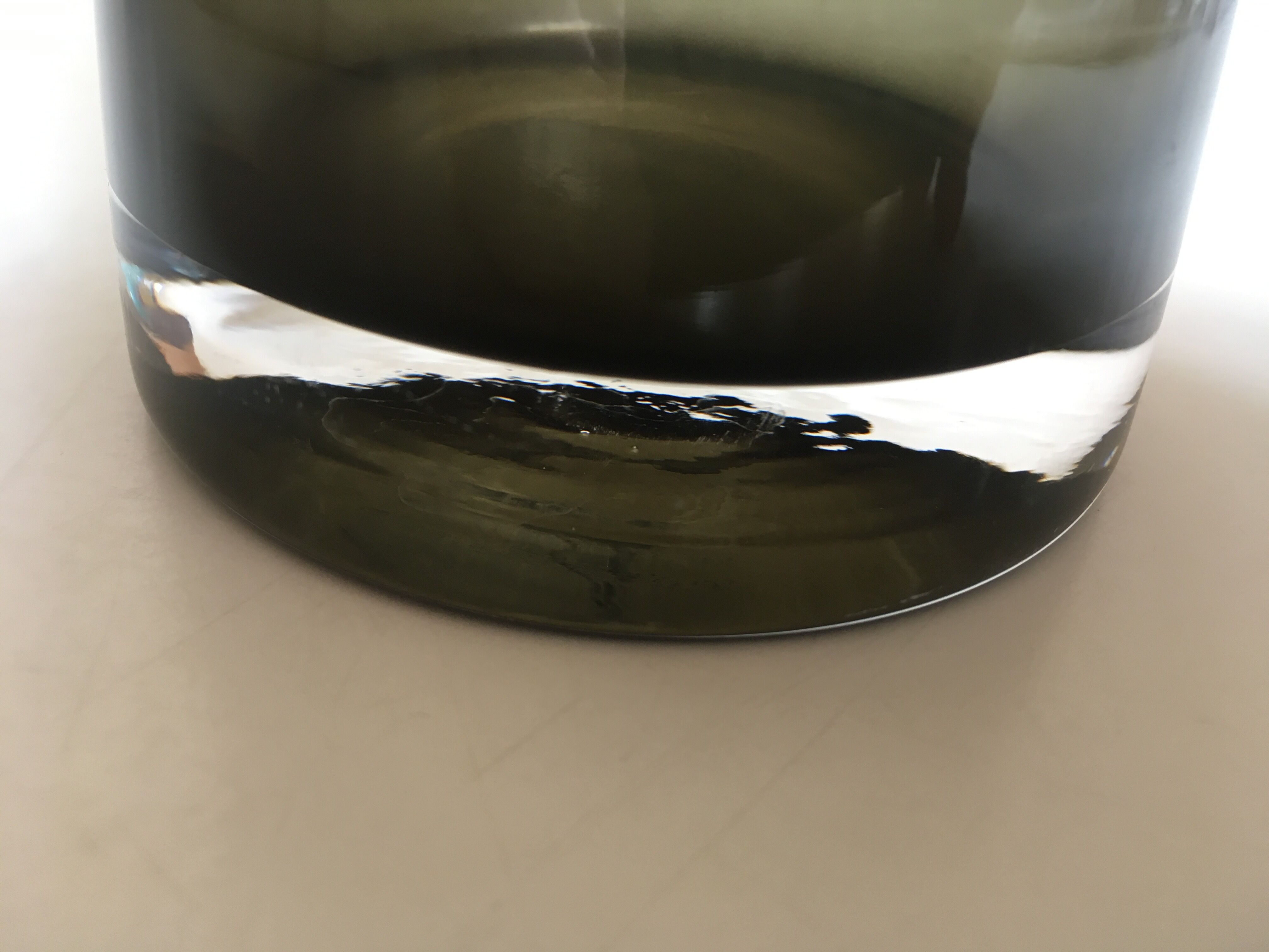 Vase mid century scandinave en verre gris kaki