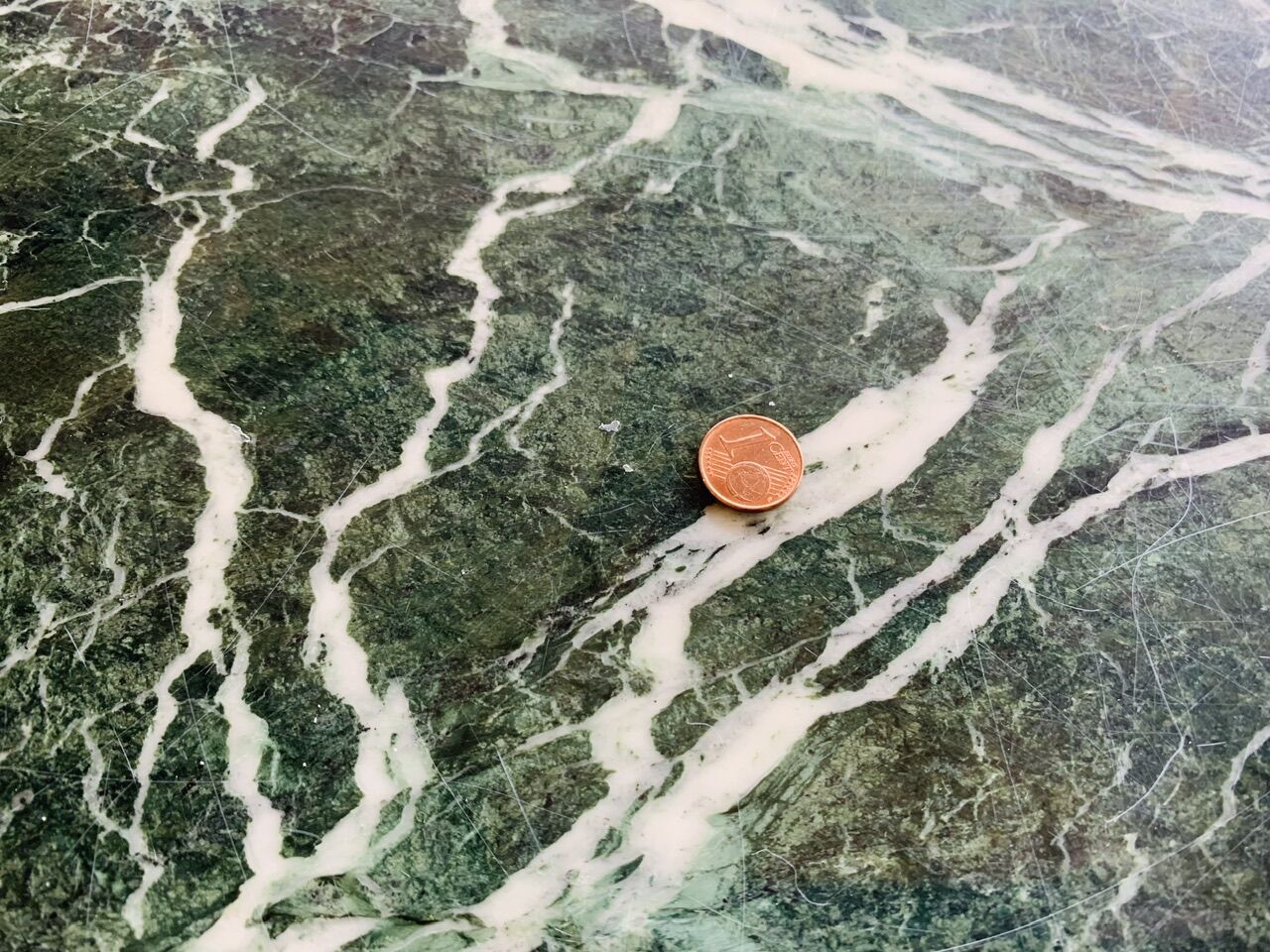 Mid-century coffee table in green marble and brass, 1960s