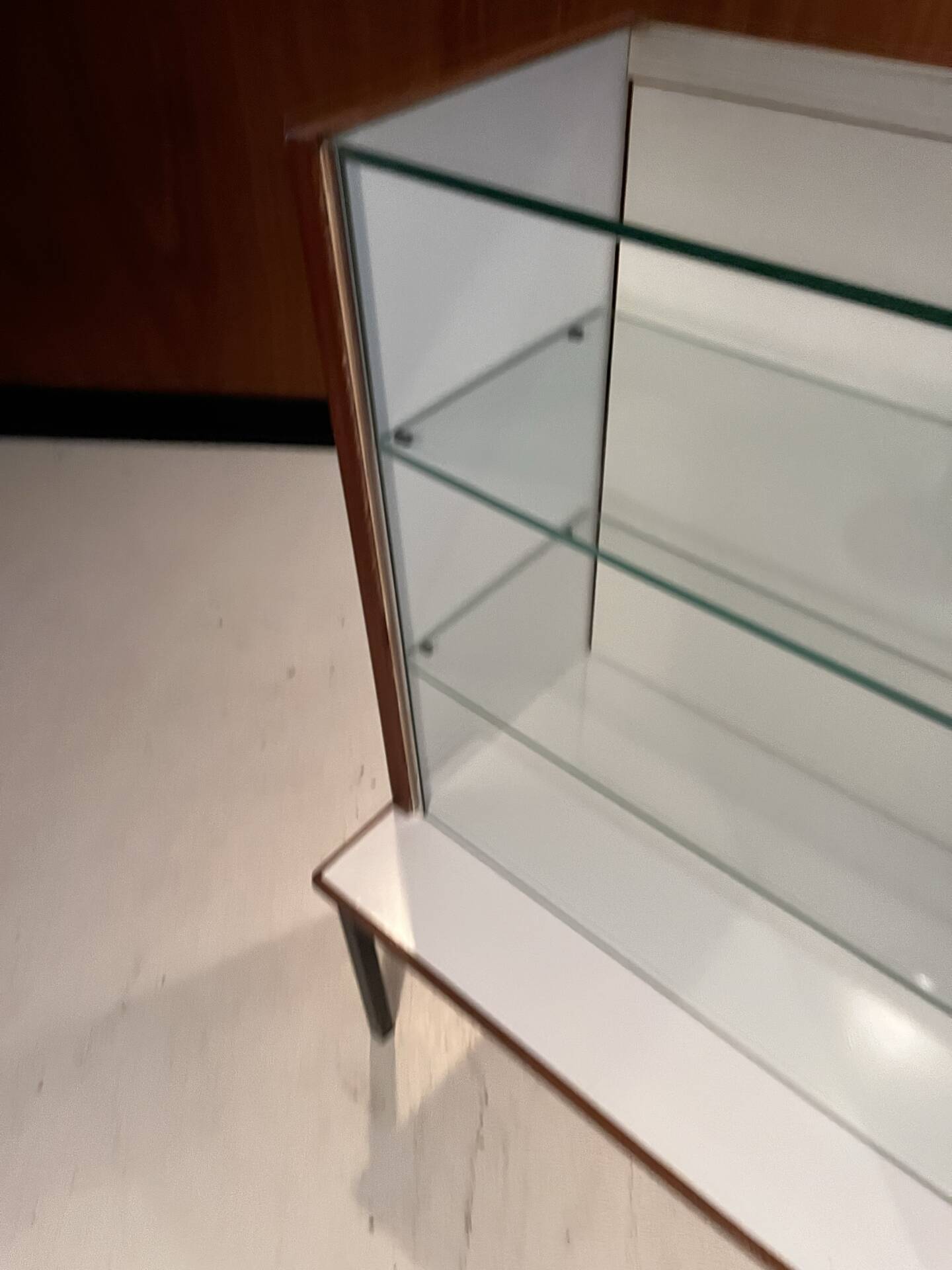 Comptoir de commerce / vitrine des années 60