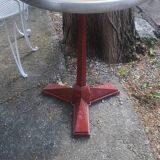 Bistro pedestal table