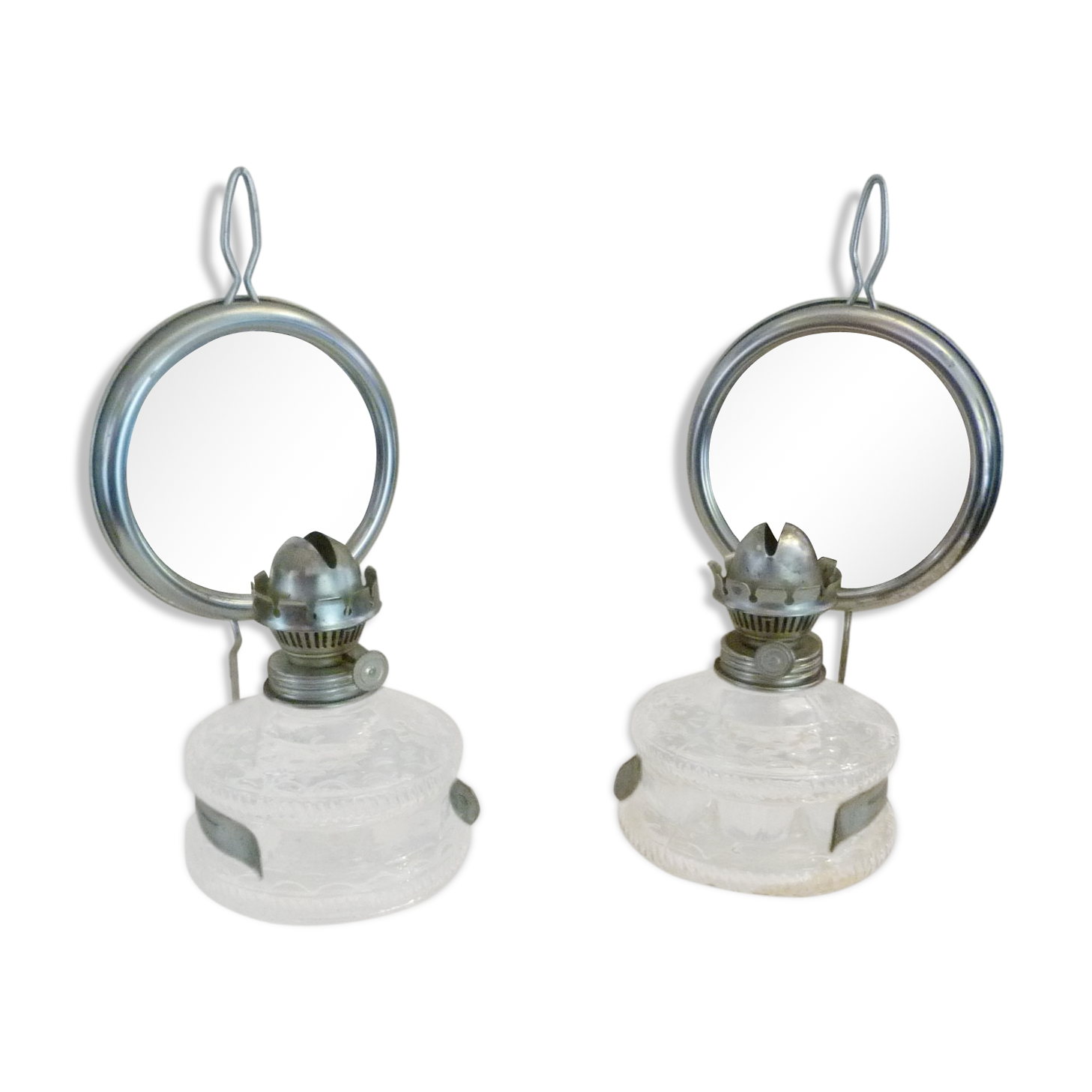 Pair of mirror appliques