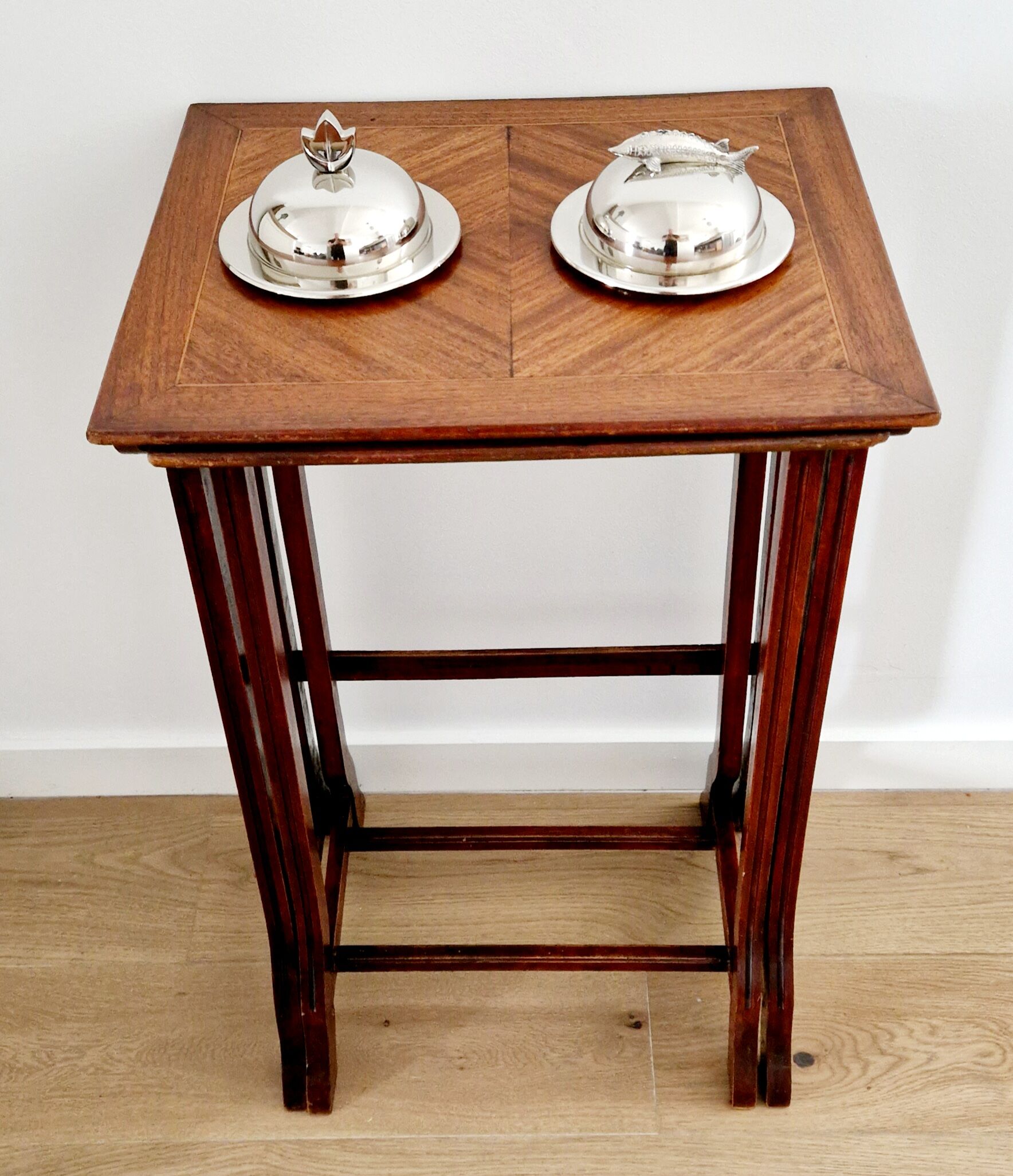 Individual butter dish in silver metal leaf decoration