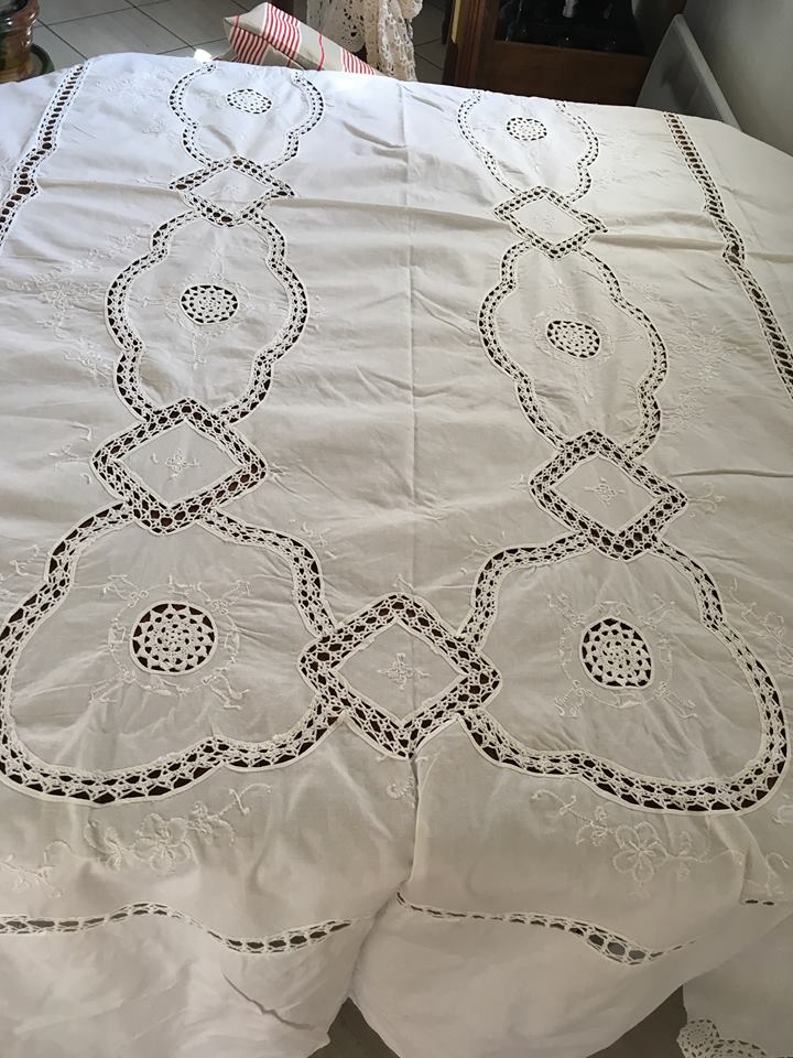 Tablecloth rectangular white cotton embroidered