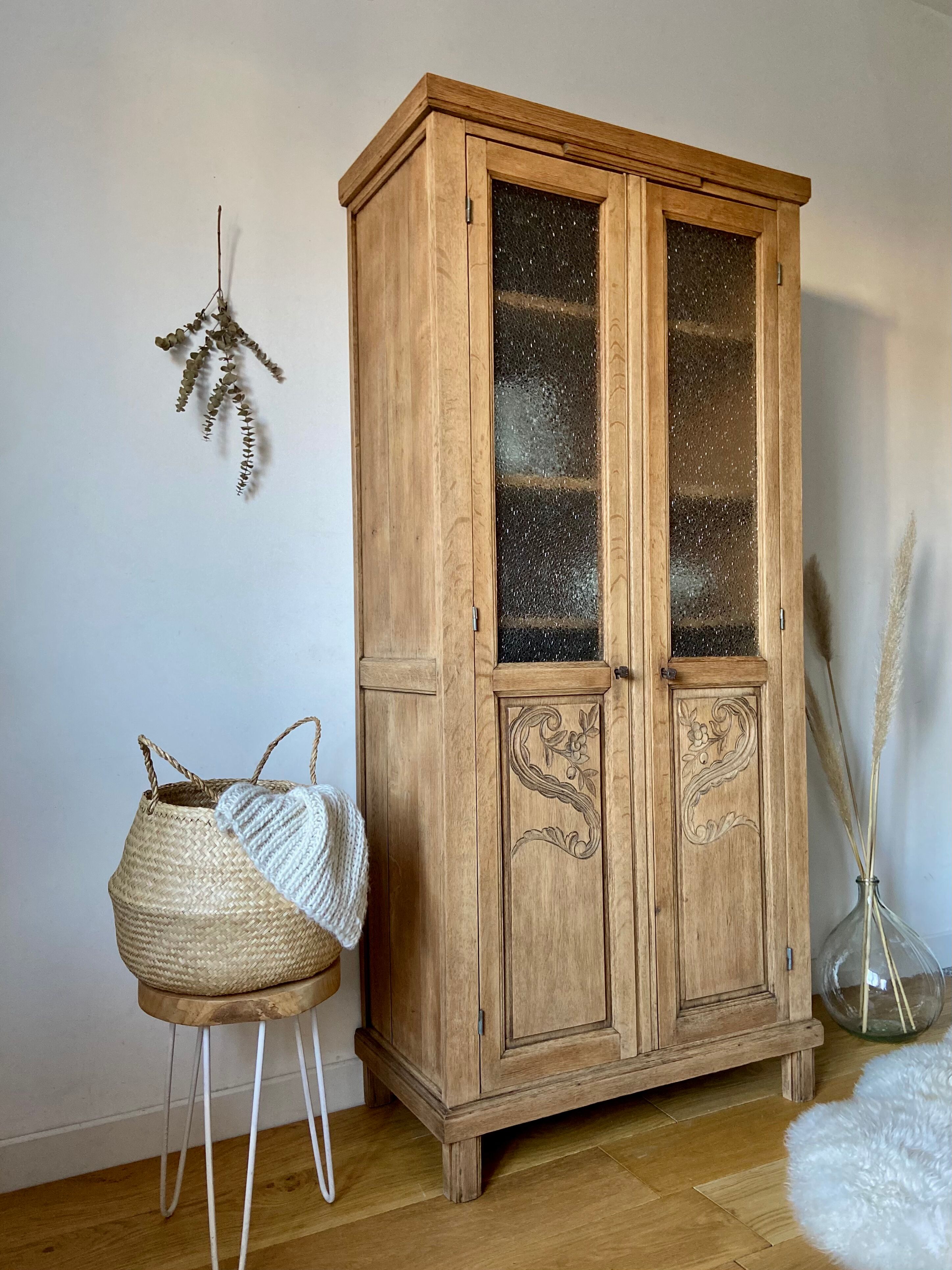 Art deco cabinet showcase