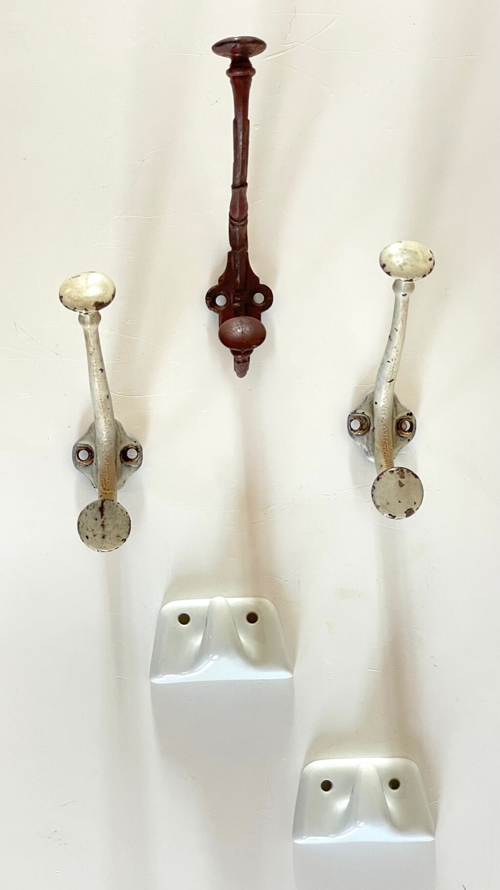 Lot pateres steel and porcelain vintage