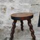 Tabouret en bois tripode