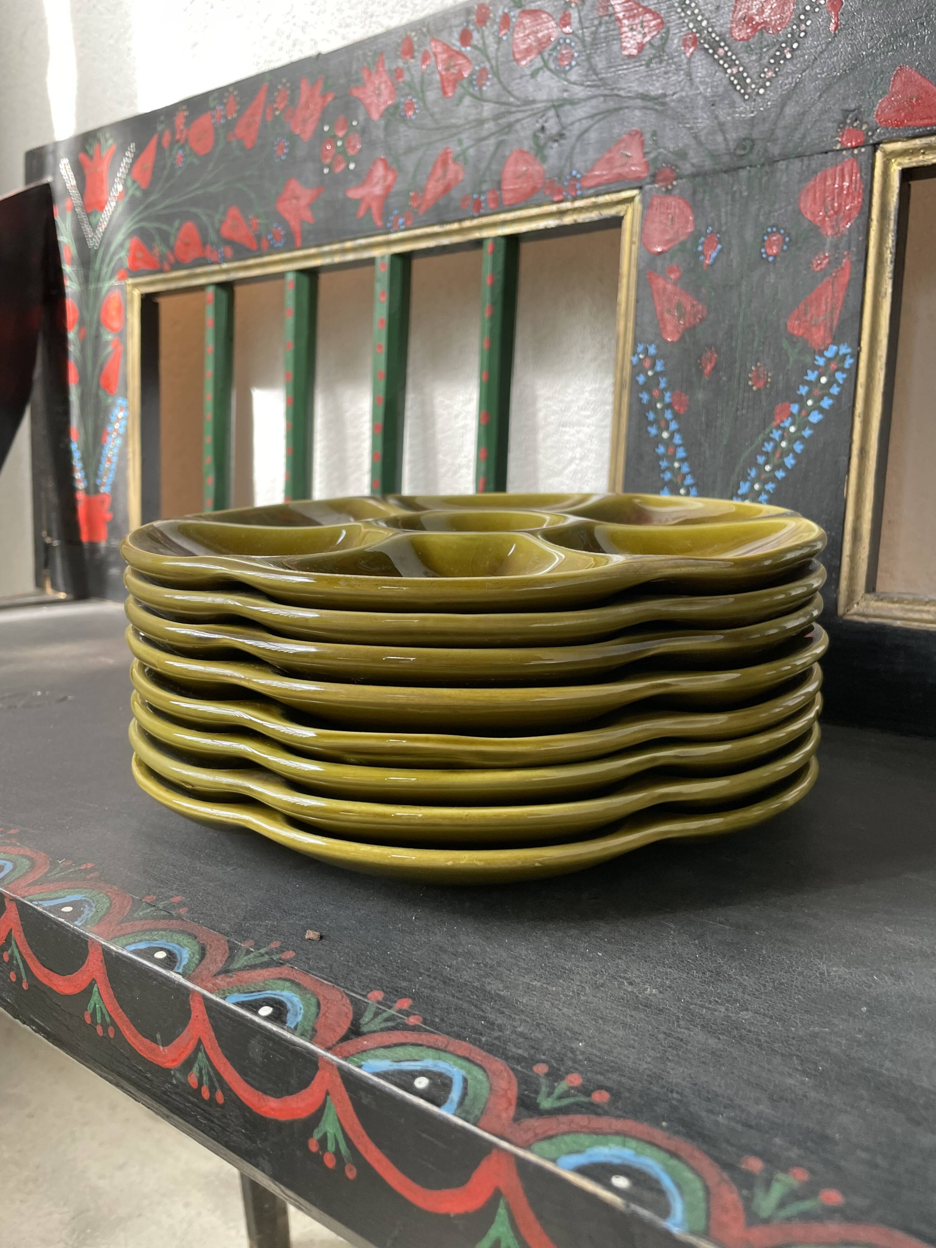 Set of 8 Gien oyster plates