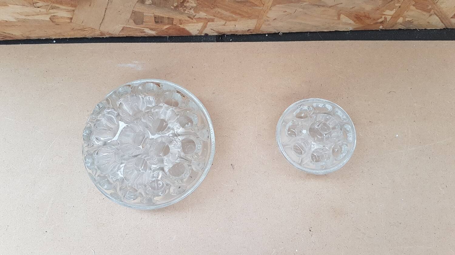 Paire ancien vase pique fleurs verre moulé made in france vintage