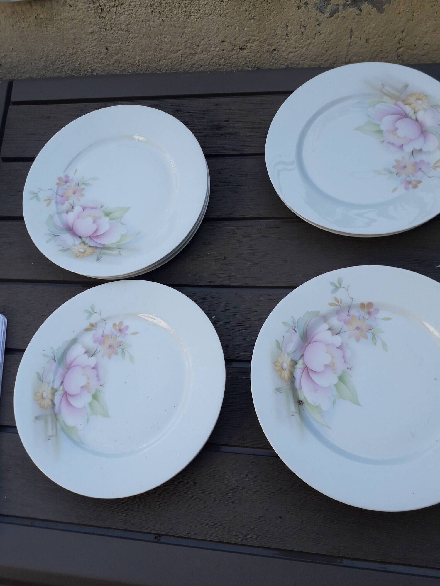 10 dessert plates made of Limoges porcelain, France.