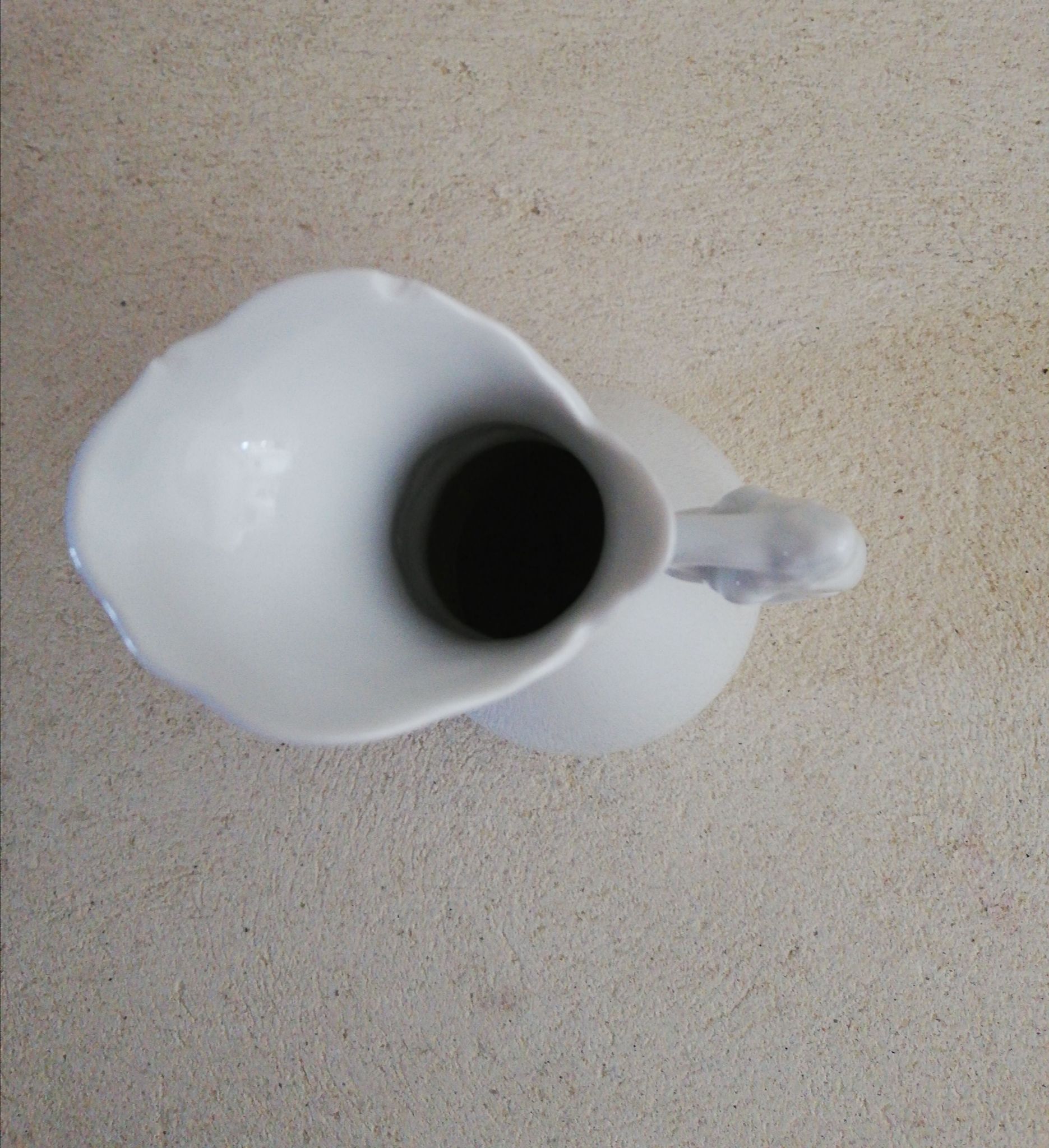 Aiguière en porcelaine de Limoges