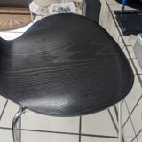 Bar stool series 7 by Arne Jacobsen, Fritz Hansen