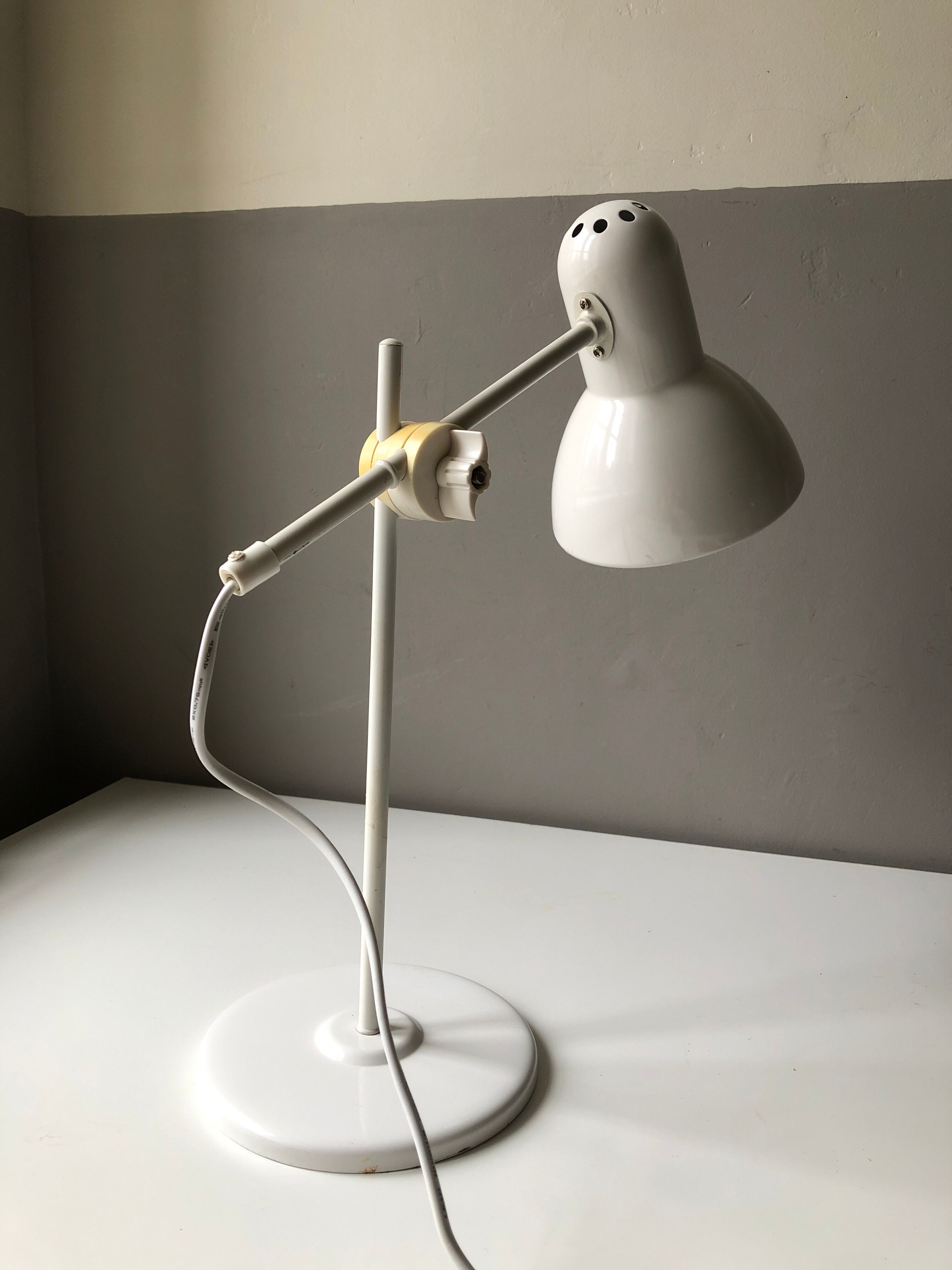 Lampe de bureau orientable blanche