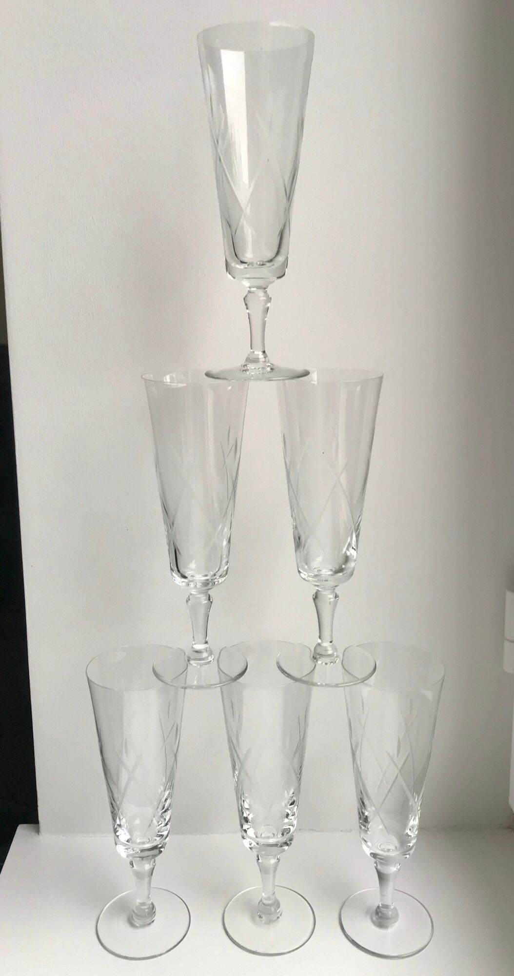 Set of 6 champagne flutes in crystal engraved years 50-60