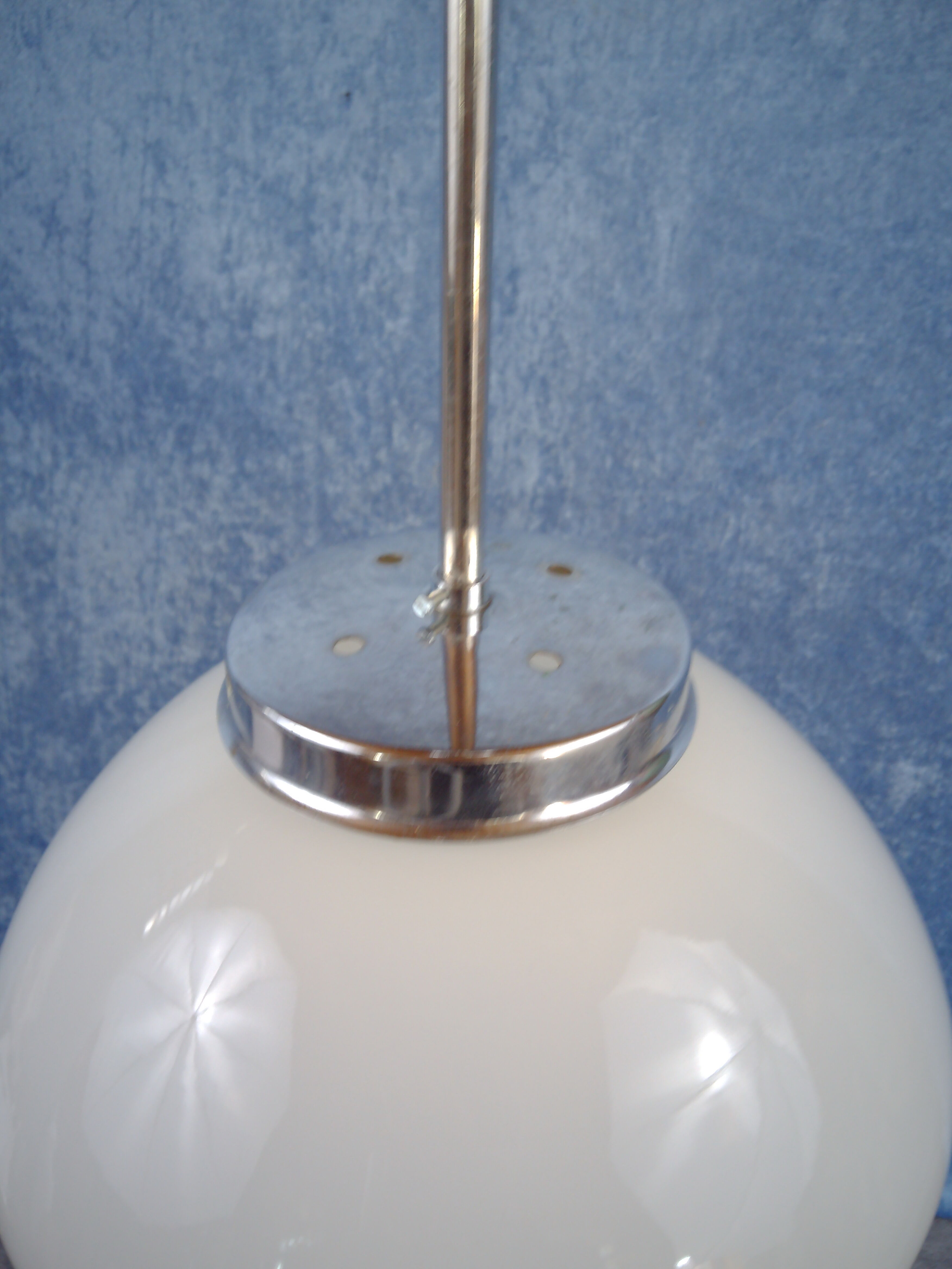 Art Deco opaline pendant with chromes suspension. 1930/40's