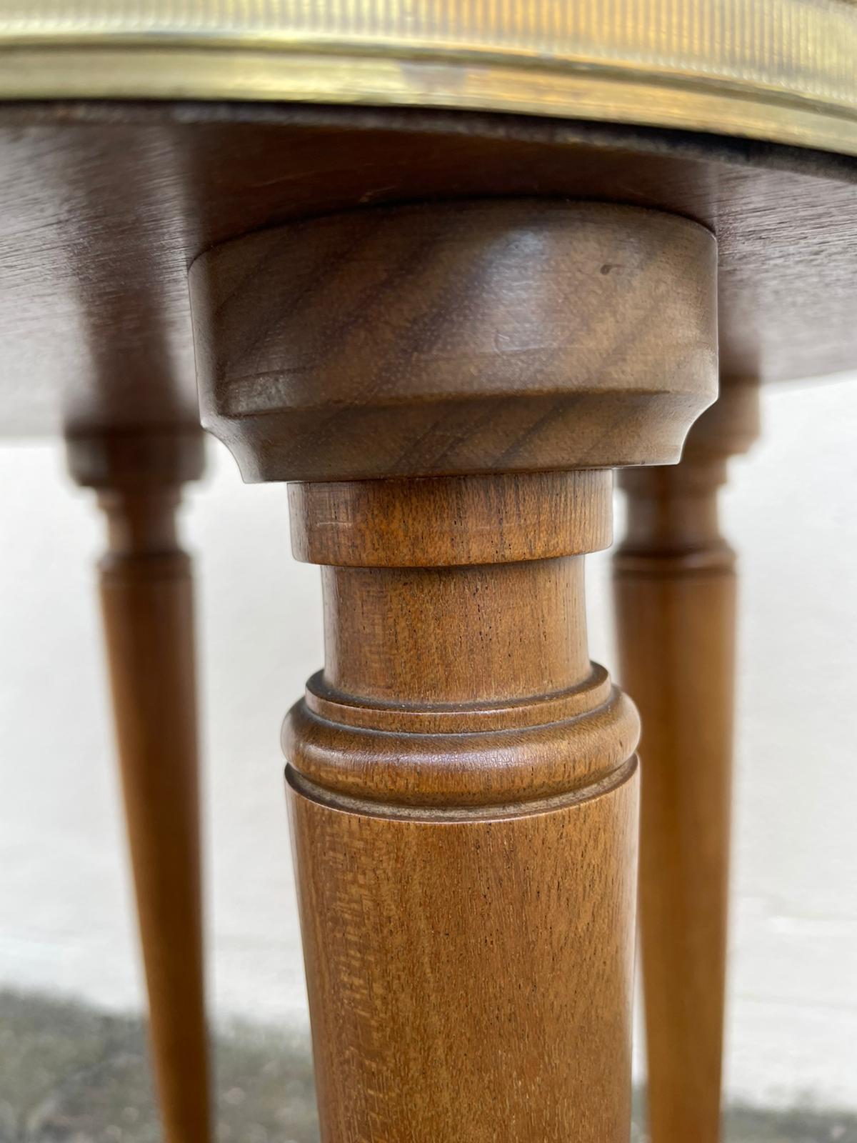 Table or pedestal table hot water bottle