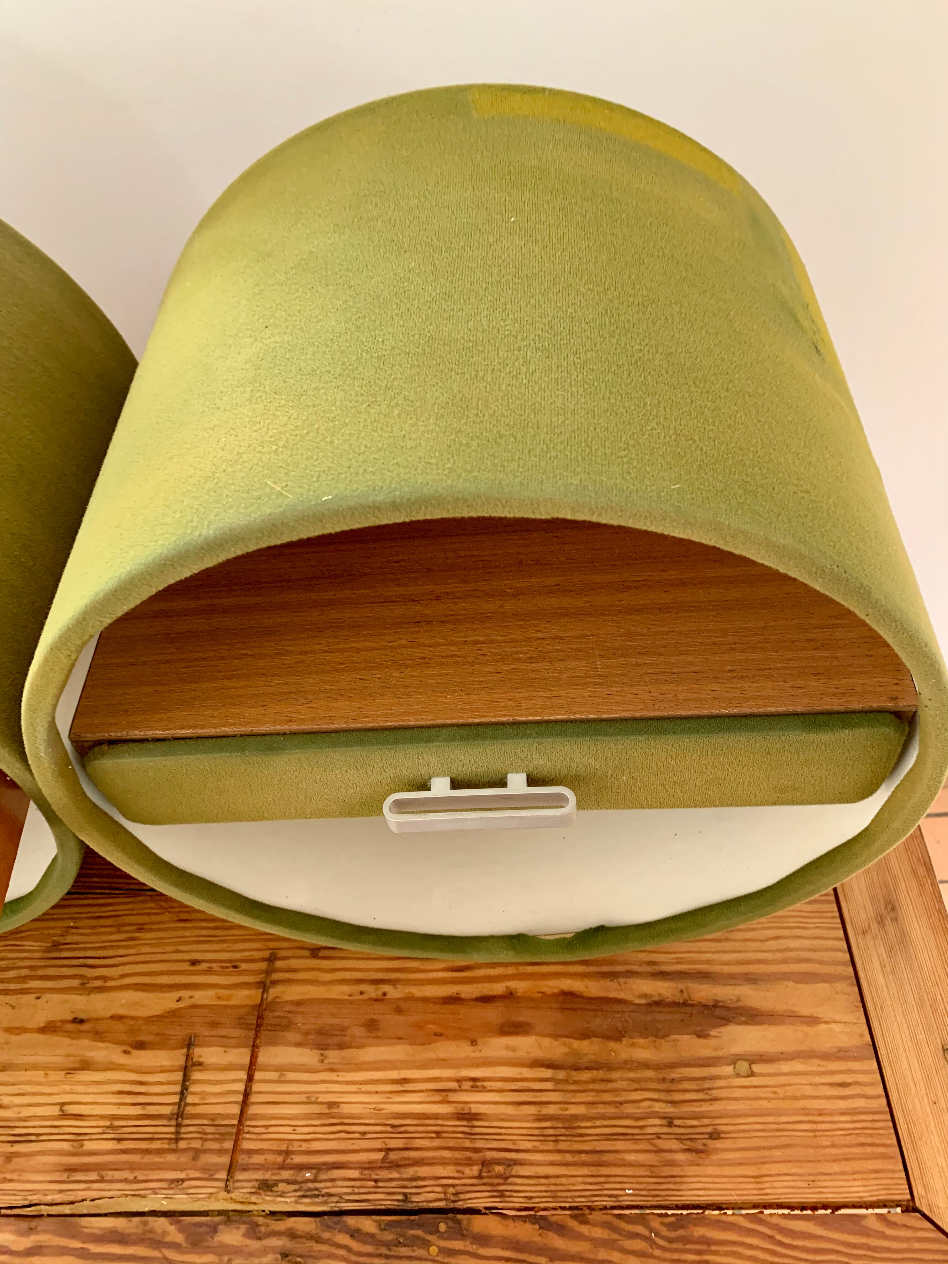 Pair of bedsides to hang