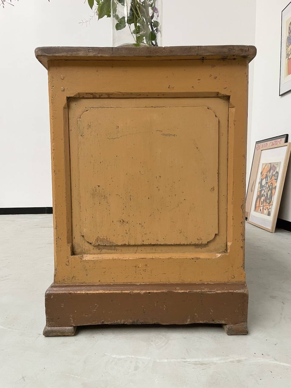 Yellow patina commercial counter from the 50s