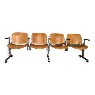 Banc de chaises 4 places de Giancarlo Piretti pour Castelli - Design 1970 Italien