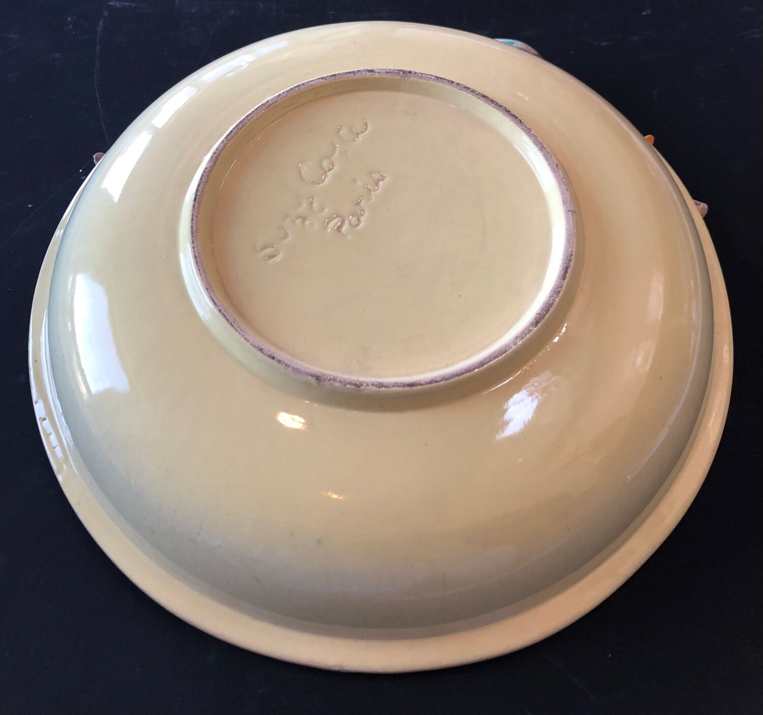 Paris ceramic dish with slip decoration, by Suzy Coste