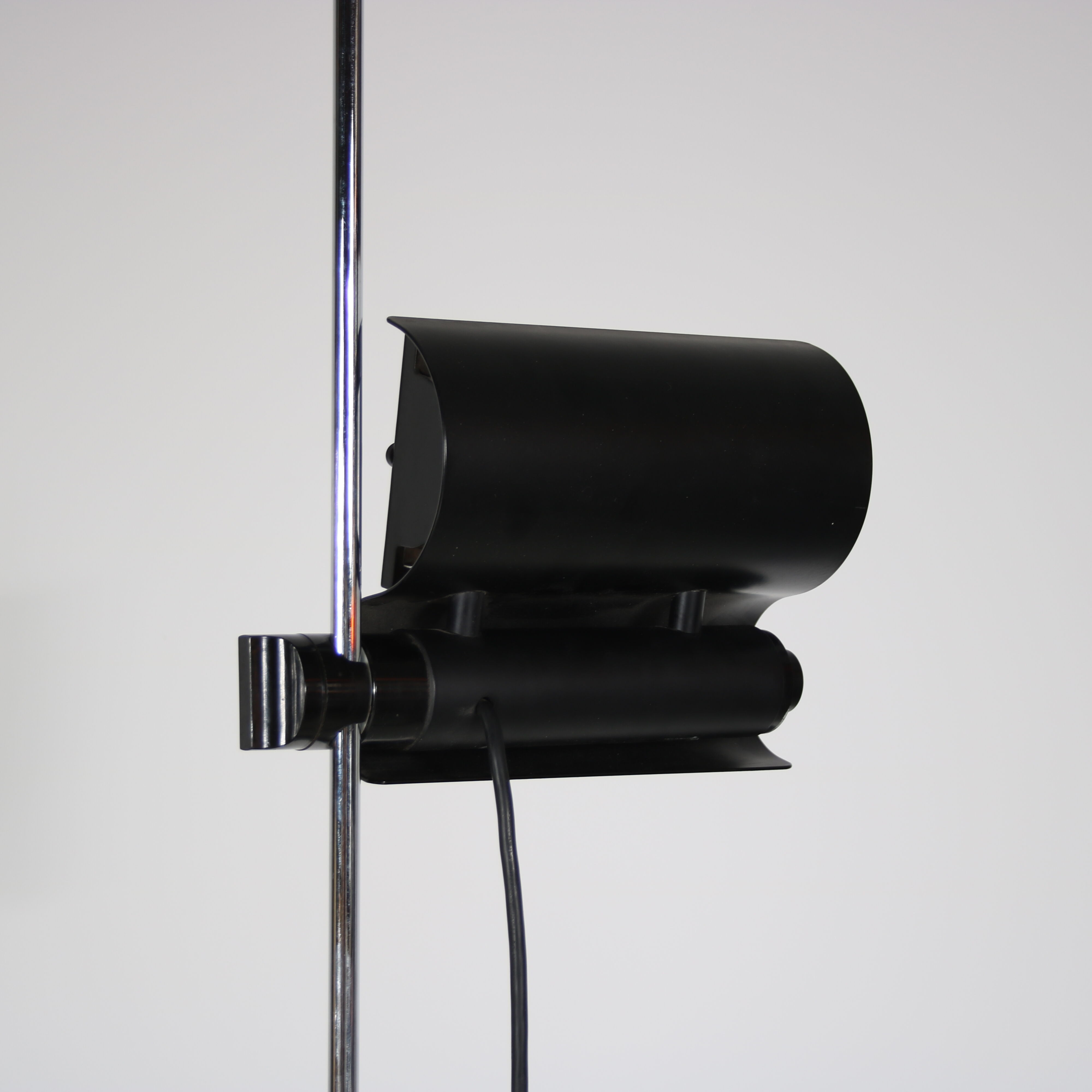 1980s Vico Magistretti floor lamp for Oluce, Italy