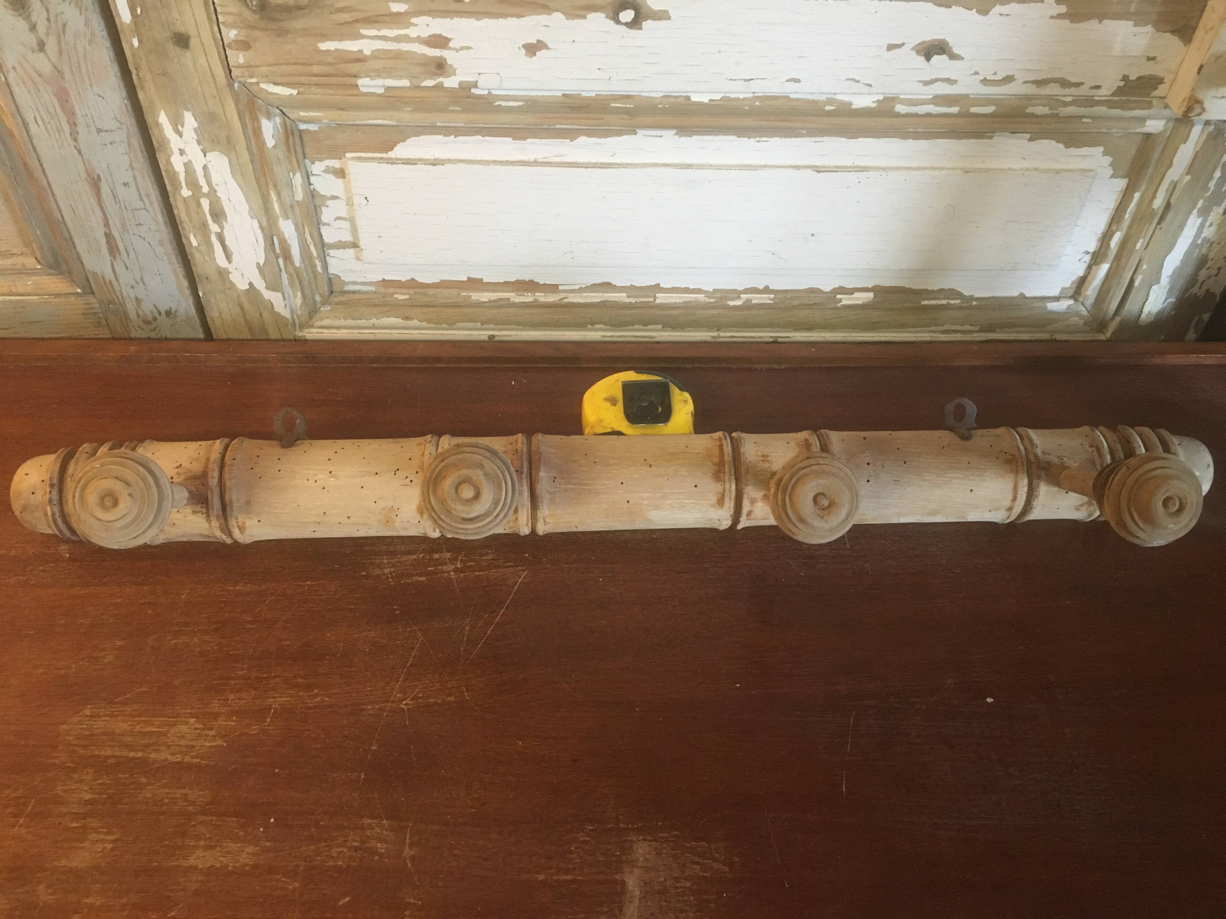 Wall coat rack with 4 hooks in raw wood
