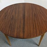 Vintage round table extended by the 50s/60s