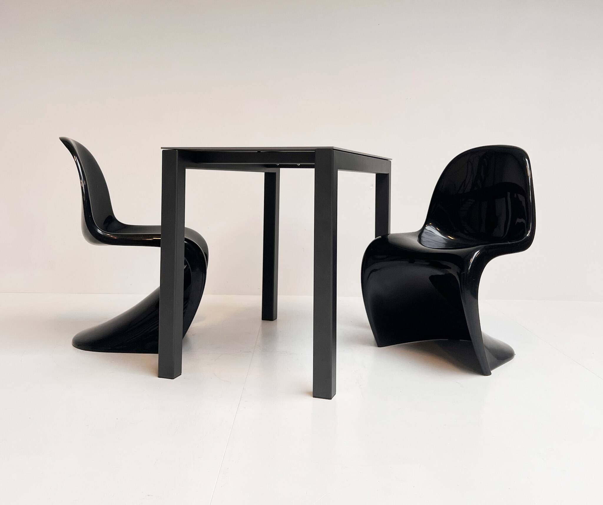 Set of 2 Herman Miller chairs by Verner Panton, 1970's